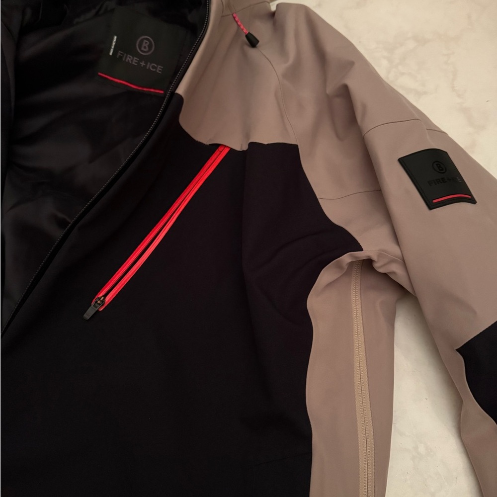 Men's Black and Tan Jacket